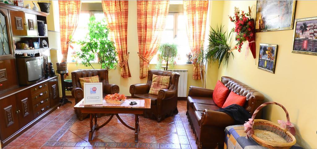 Hostal Bar Stop Hotel Velilla del Rio Carrion Екстериор снимка