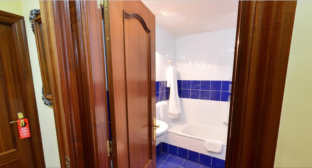 Hostal Bar Stop Hotel Velilla del Rio Carrion Екстериор снимка