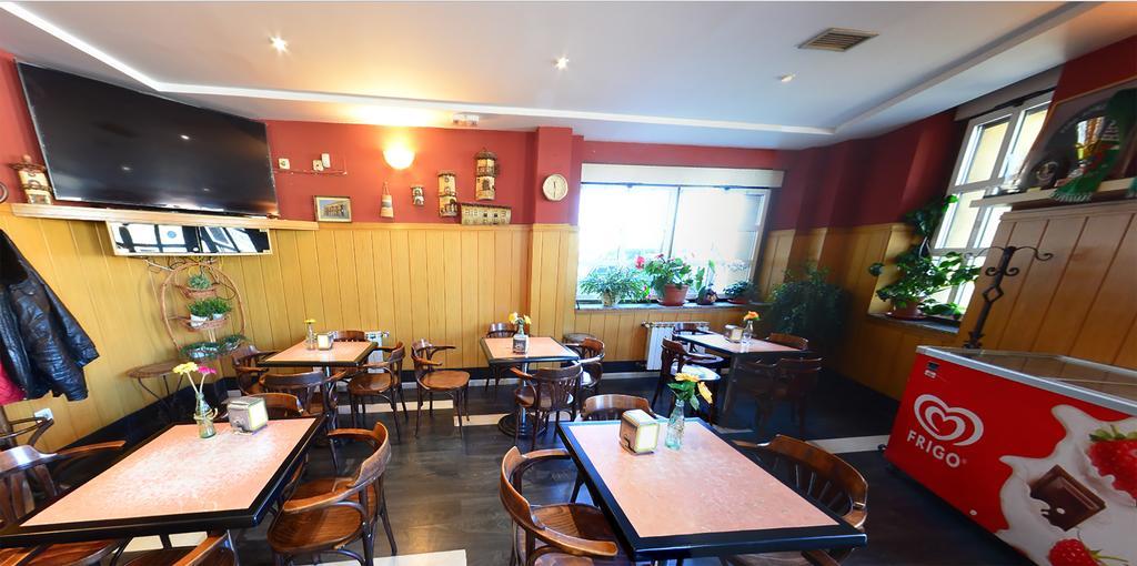 Hostal Bar Stop Hotel Velilla del Rio Carrion Екстериор снимка